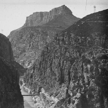Els rius Segre i Montroig prop de Camarasa, 1921 - Salvany i Blanch, Josep, 1866-1929